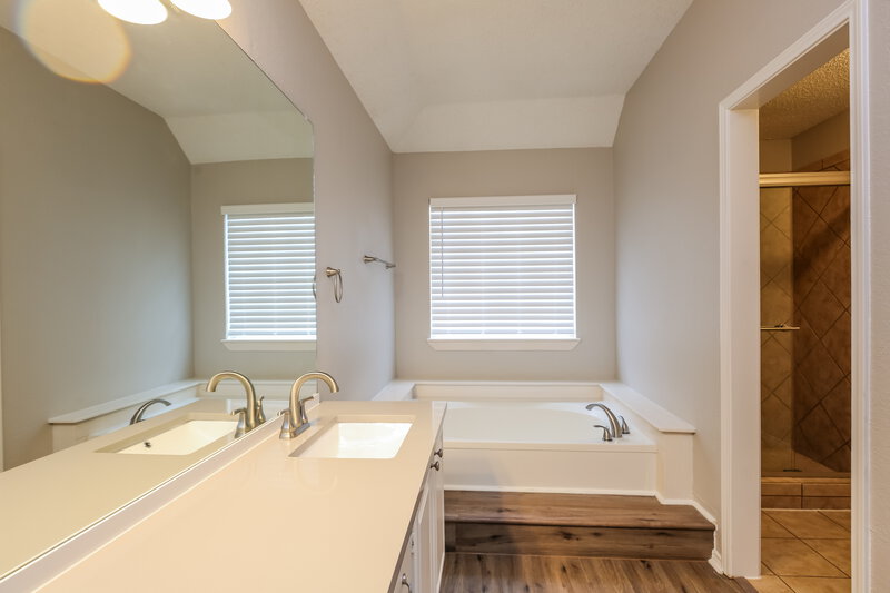 3,220/Mo, 2708 Country Creek Ln Fort Worth, TX 76123 Main Bathroom View