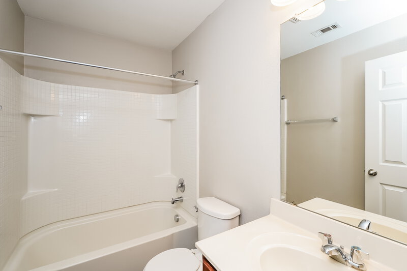 2,220/Mo, 5000 Caraway Dr Fort Worth, TX 76179 Bathroom View