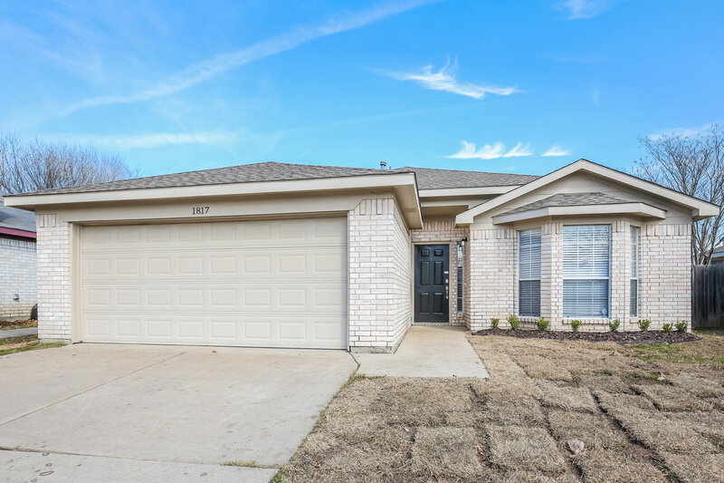 2,065/Mo, 1817 Cedar Tree Dr Fort Worth, TX 76131 External View
