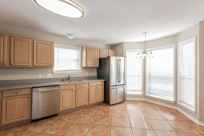 2,065/Mo, 1817 Cedar Tree Dr Fort Worth, TX 76131 Kitchen View