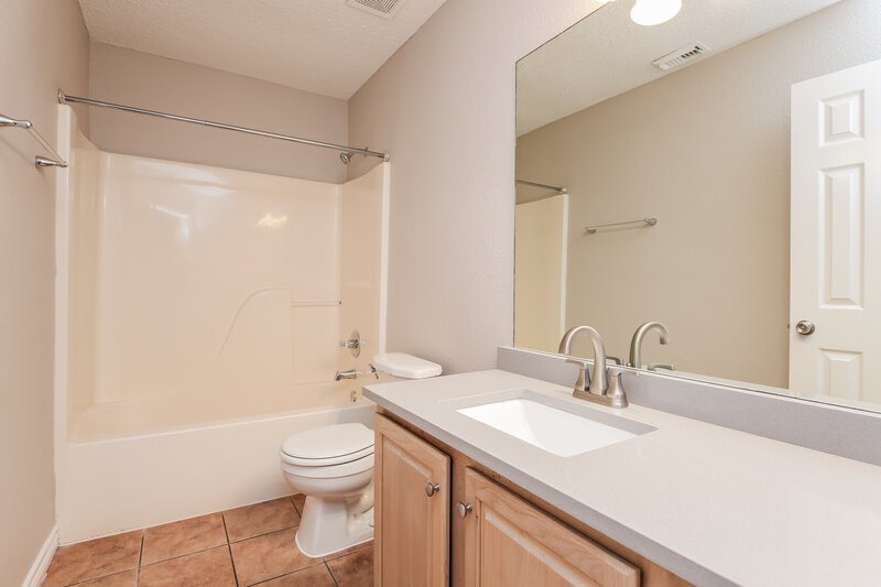 2,065/Mo, 1817 Cedar Tree Dr Fort Worth, TX 76131 Bathroom View