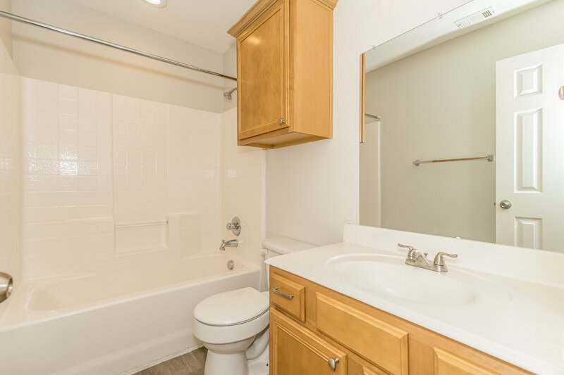 2,025/Mo, 1728 Meadow Lark Ln Royse City, TX 75189 Bathroom View