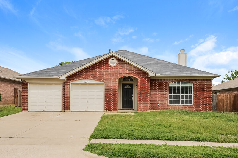 2,230/Mo, 4203 Highgrove Dr Arlington, TX 76001 External View