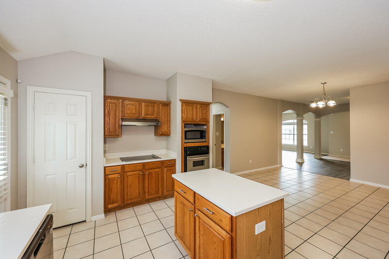 2,230/Mo, 4203 Highgrove Dr Arlington, TX 76001 Kitchen View 3