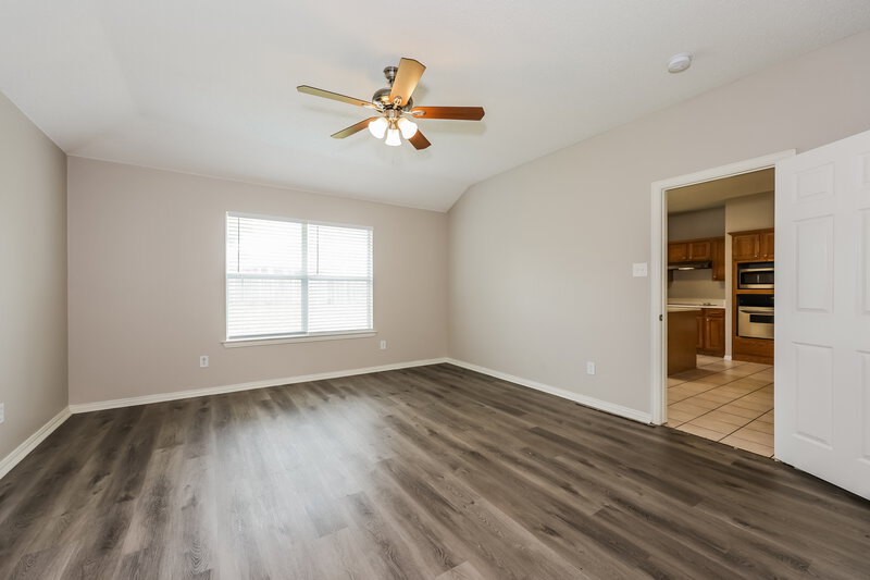 2,230/Mo, 4203 Highgrove Dr Arlington, TX 76001 Main Bedroom View