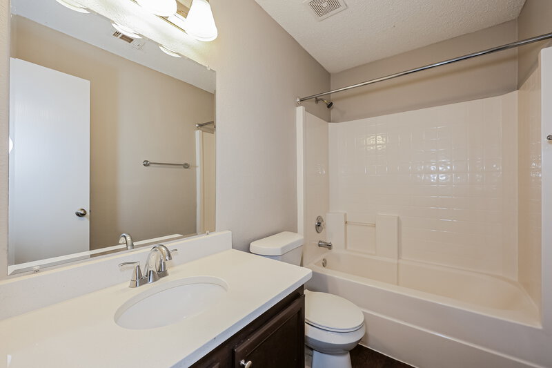 1,620/Mo, 565 Keble Dr CROWLEY, TX 76036 Bathroom View