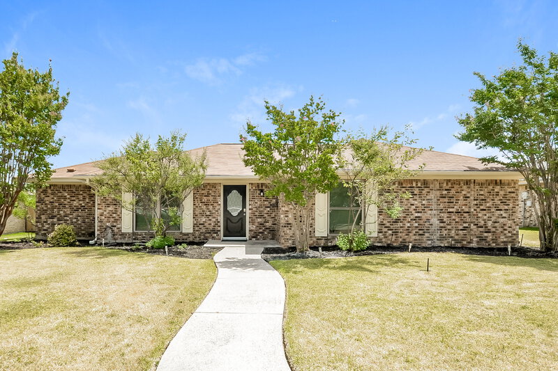 2,490/Mo, 1915 Sierra Dr Lewisville, TX 75077 External View