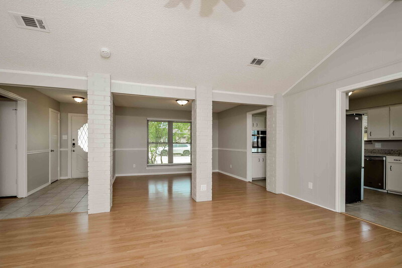 2,490/Mo, 1915 Sierra Dr Lewisville, TX 75077 Living Room View 2