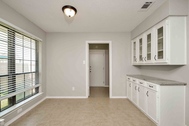 2,490/Mo, 1915 Sierra Dr Lewisville, TX 75077 Kitchen View 2