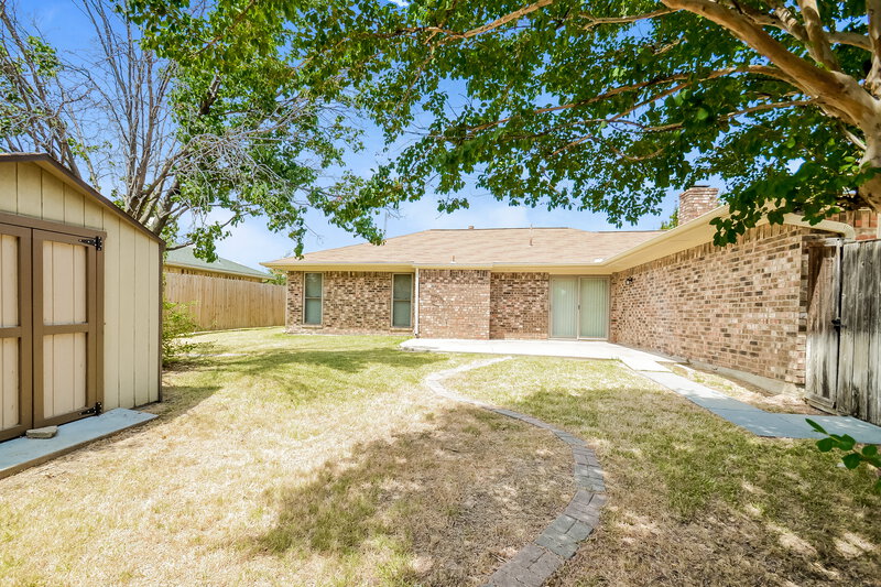 2,490/Mo, 1915 Sierra Dr Lewisville, TX 75077 Rear View 3