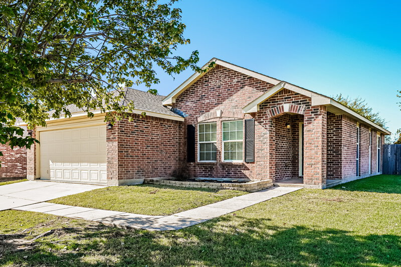 1,825/Mo, 16737 Woodside Dr Justin, TX 76247 Front View