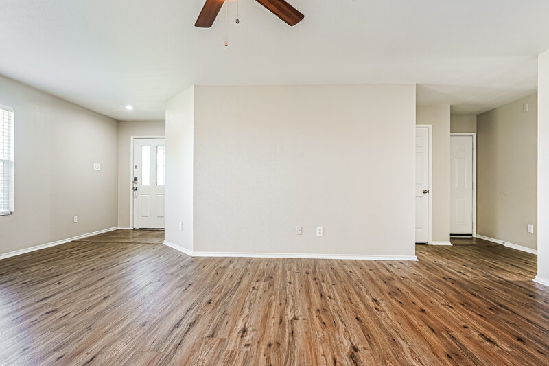 1,825/Mo, 16737 Woodside Dr Justin, TX 76247 Living Room View 2