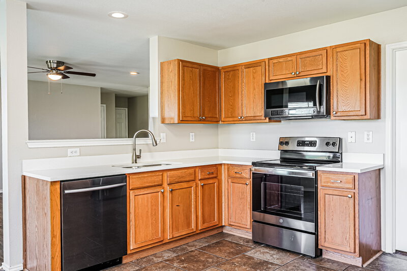 1,825/Mo, 16737 Woodside Dr Justin, TX 76247 Kitchen View 2