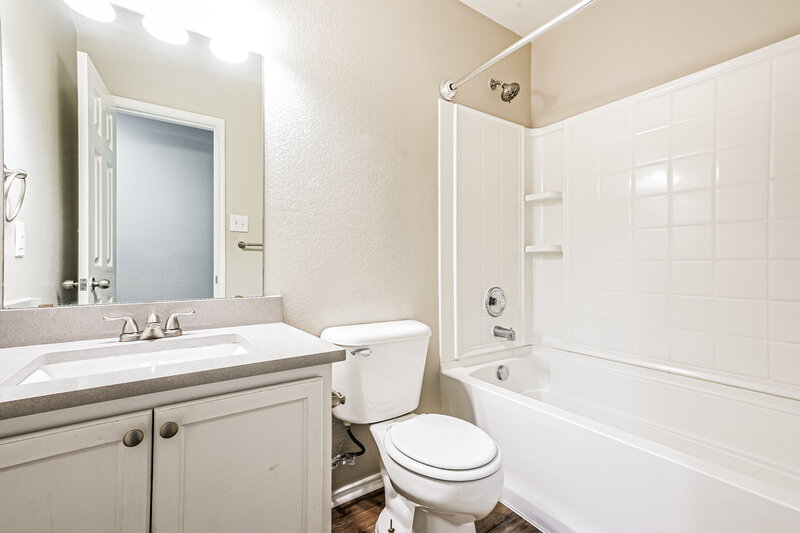 1,825/Mo, 16737 Woodside Dr Justin, TX 76247 Bathroom View