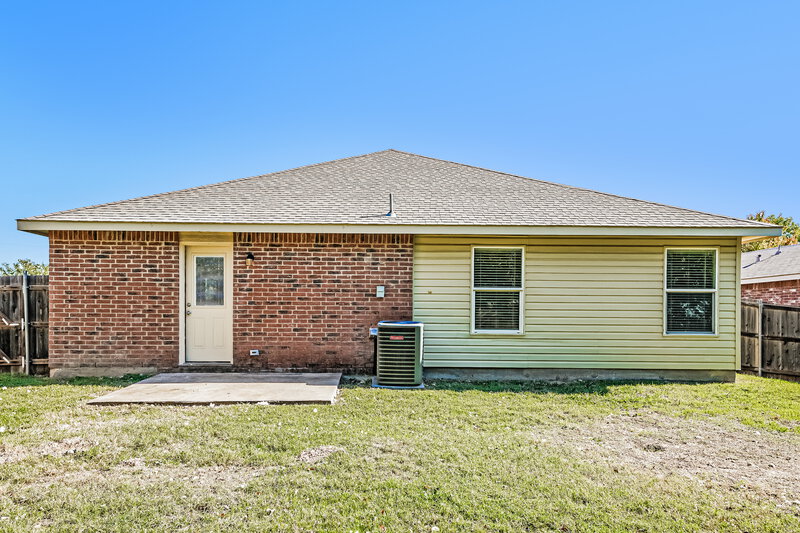 1,825/Mo, 16737 Woodside Dr Justin, TX 76247 Rear View