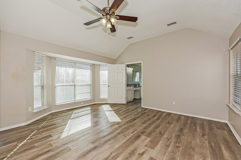 2,455/Mo, 1217 Sutters Way Mesquite, TX 75181 Main Bedroom View