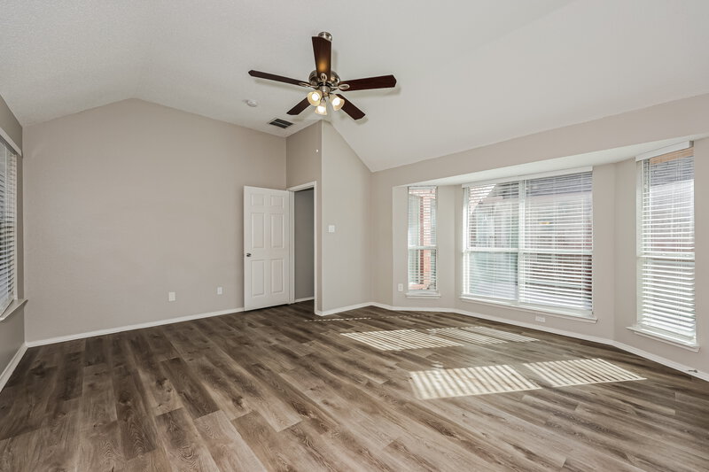 2,455/Mo, 1217 Sutters Way Mesquite, TX 75181 Main Bedroom View 2