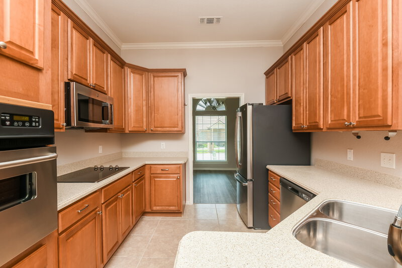 2,485/Mo, 801 Havenwood Ln S Fort Worth, TX 76112 Kitchen View 3