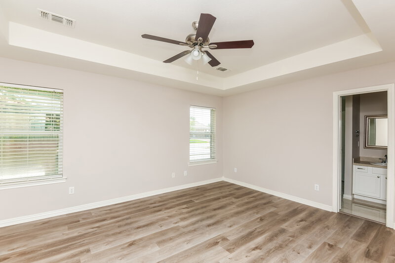 2,485/Mo, 801 Havenwood Ln S Fort Worth, TX 76112 Main Bedroom View