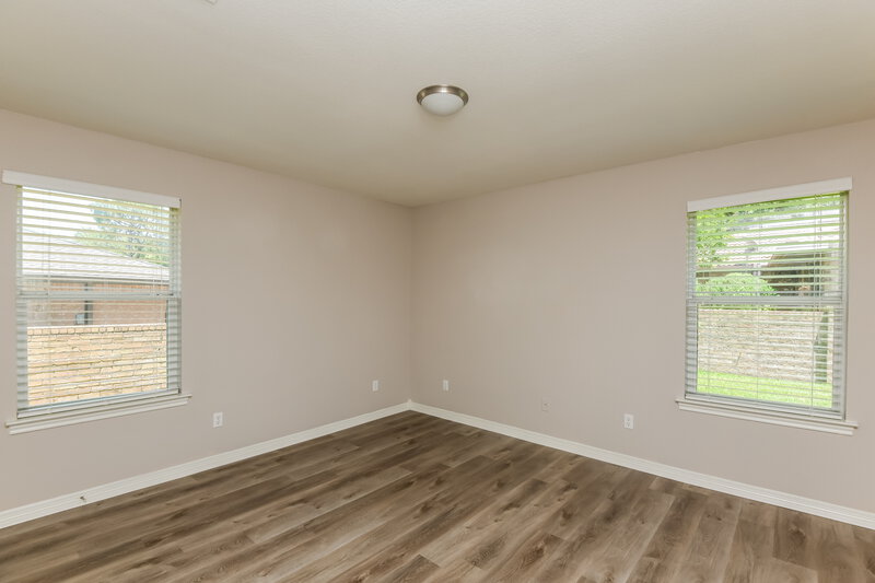 2,485/Mo, 801 Havenwood Ln S Fort Worth, TX 76112 Bedroom View 2