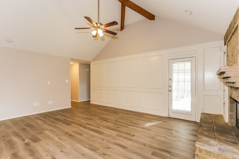 1,865/Mo, 6305 Woodcreek Trl Fort Worth, TX 76179 Living Room View 2