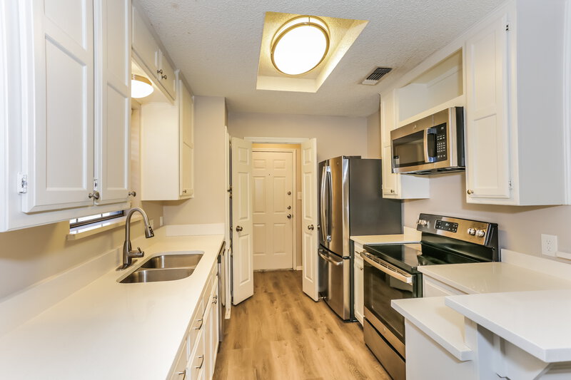 1,865/Mo, 6305 Woodcreek Trl Fort Worth, TX 76179 Kitchen View