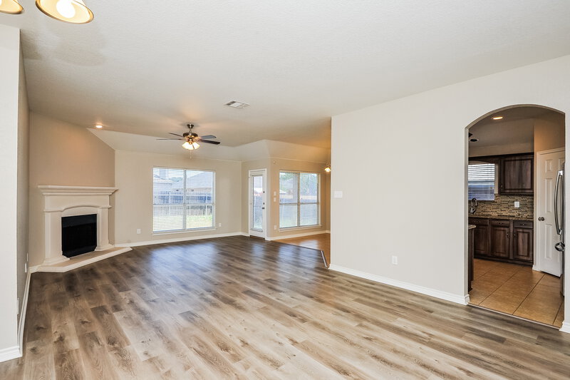 2,110/Mo, 9216 Jason Dr Fort Worth, TX 76108 Living Room View 2