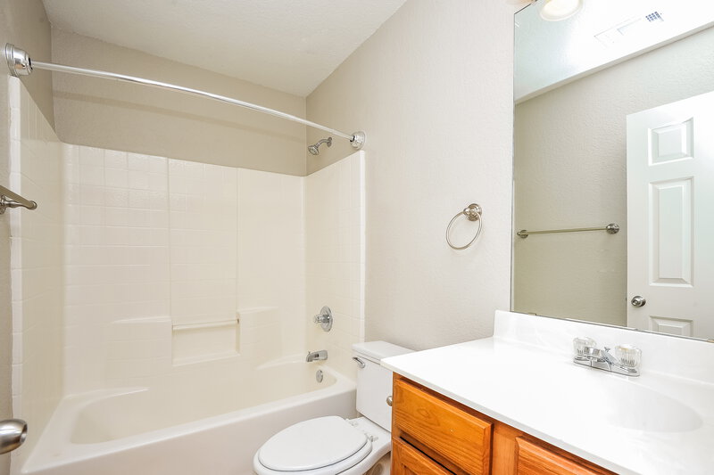 2,110/Mo, 9216 Jason Dr Fort Worth, TX 76108 Bathroom View
