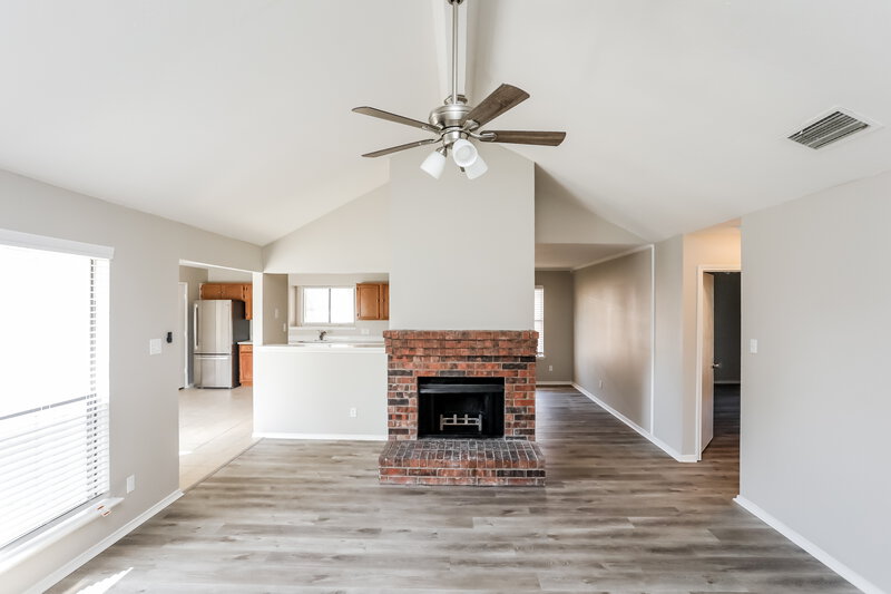 2,050/Mo, 1272 Roan Dr Lancaster, TX 75134 Living Room View