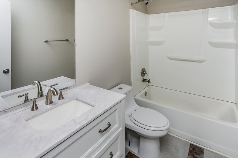 2,050/Mo, 1272 Roan Dr Lancaster, TX 75134 Bathroom View