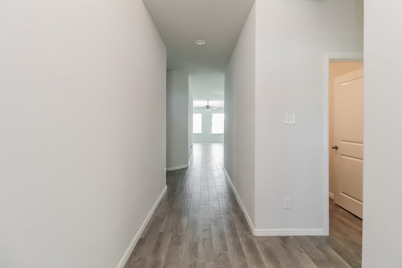 2,125/Mo, 2201 Denmark Ln Fort Worth, TX 76108 Foyer View