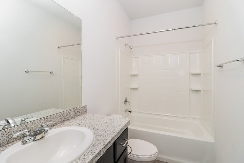 2,125/Mo, 2201 Denmark Ln Fort Worth, TX 76108 Bathroom View