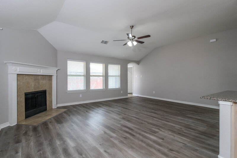 2,250/Mo, 3708 Fallmeadow St Denton, TX 76207 Living Room View 3