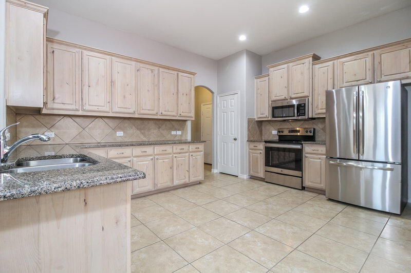 2,250/Mo, 3708 Fallmeadow St Denton, TX 76207 Kitchen View