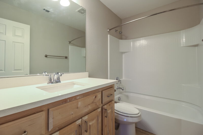 2,250/Mo, 3708 Fallmeadow St Denton, TX 76207 Bathroom View