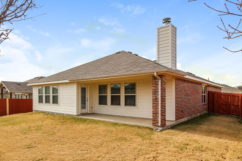 2,250/Mo, 3708 Fallmeadow St Denton, TX 76207 Rear View
