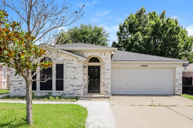1,985/Mo, 5909 Northfield Dr Fort Worth, TX 76179 External View