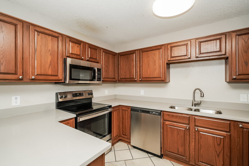 1,990/Mo, 5909 Northfield Dr Fort Worth, TX 76179 Kitchen View