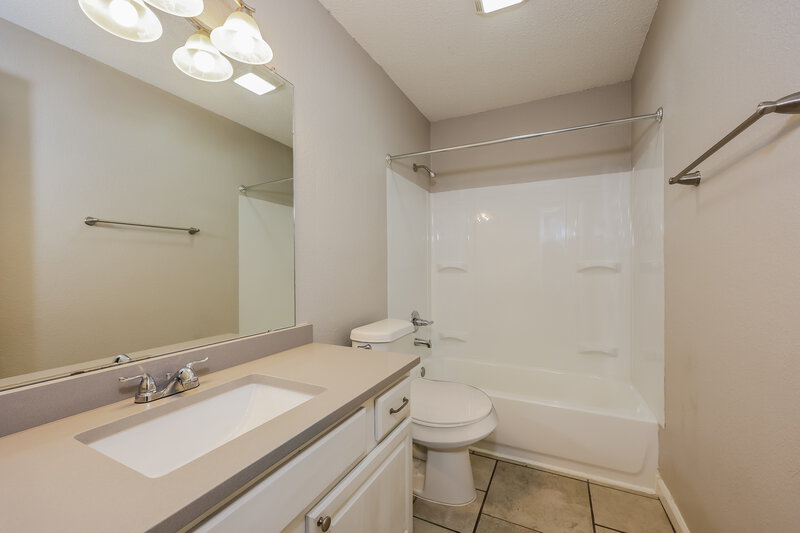 1,985/Mo, 5909 Northfield Dr Fort Worth, TX 76179 Bathroom View