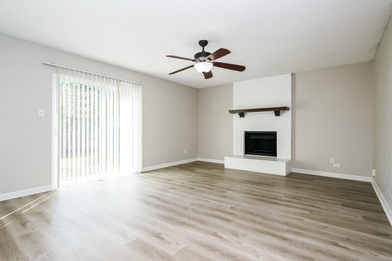 2,245/Mo, 2641 Channing Dr Grand Prairie, TX 75052 Living Room View