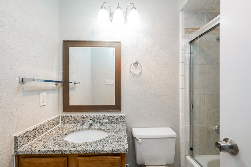 2,245/Mo, 2641 Channing Dr Grand Prairie, TX 75052 Bathroom View