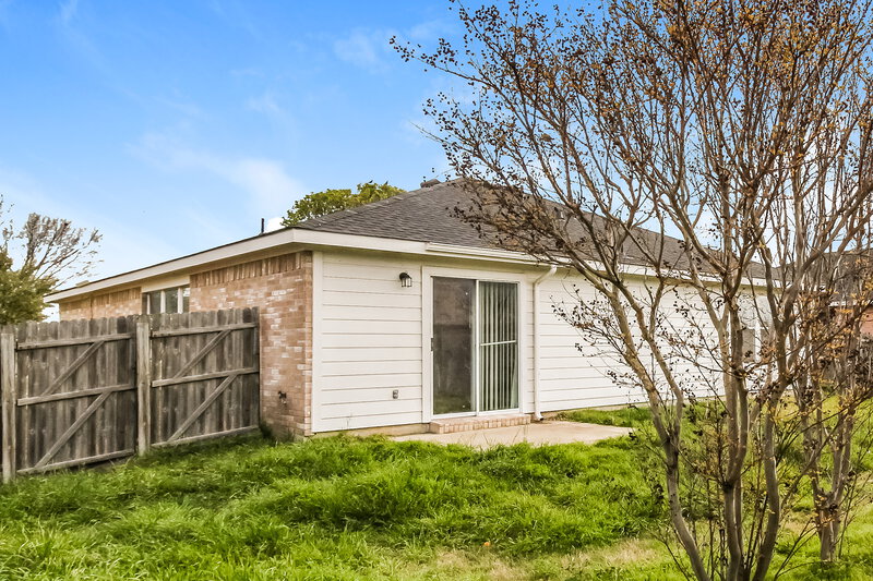 1,855/Mo, 1416 Sequoia Dr Krum, TX 76249 Rear View 2