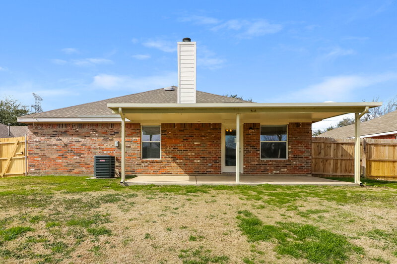 2,590/Mo, 2739 Pleasant Hill Rd Grand Prairie, TX 75052 Rear View