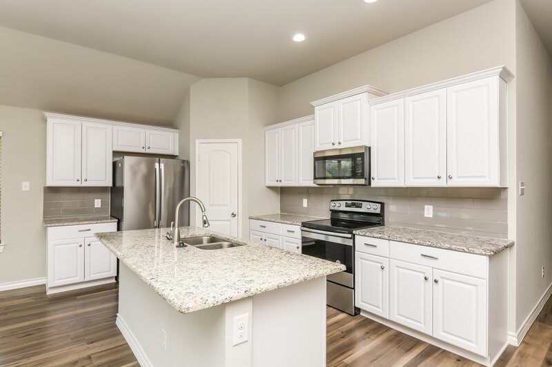 2,395/Mo, 917 Linden Dr Burleson, TX 76028 Kitchen View 2
