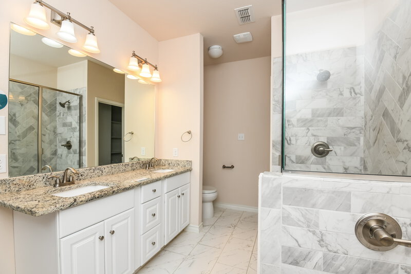 2,395/Mo, 917 Linden Dr Burleson, TX 76028 Main Bathroom View 2