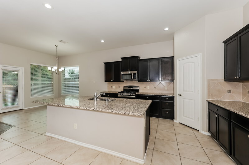 2,275/Mo, 1805 Lake Pine Dr Little Elm, TX 75068 Kitchen View