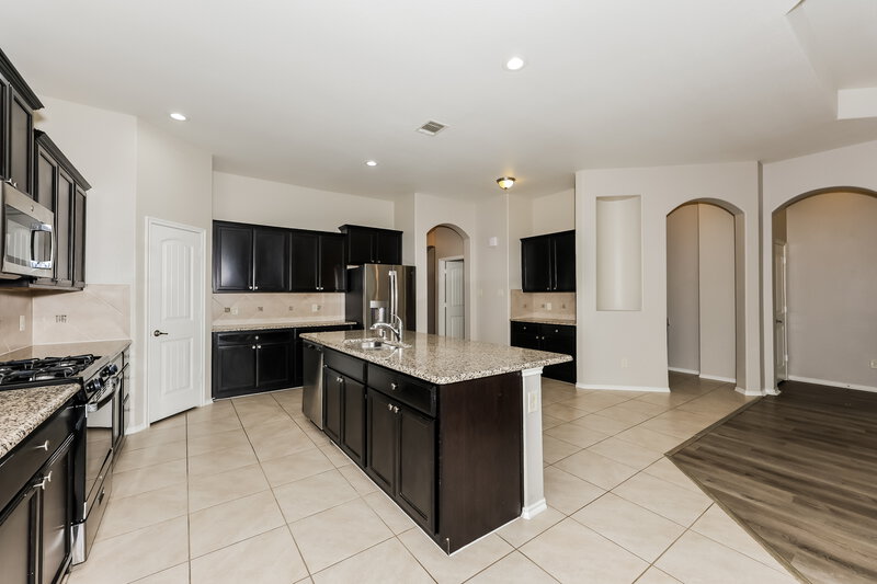 2,275/Mo, 1805 Lake Pine Dr Little Elm, TX 75068 Kitchen View 3