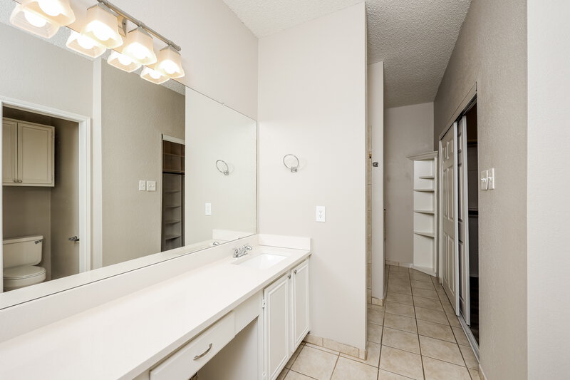 2,970/Mo, 1330 Bogard Ln Lewisville, TX 75077 Main Bathroom View