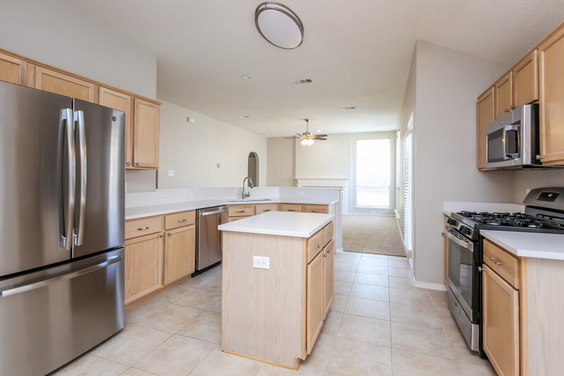 2,380/Mo, 6212 Bowin Dr Fort Worth, TX 76132 Kitchen View