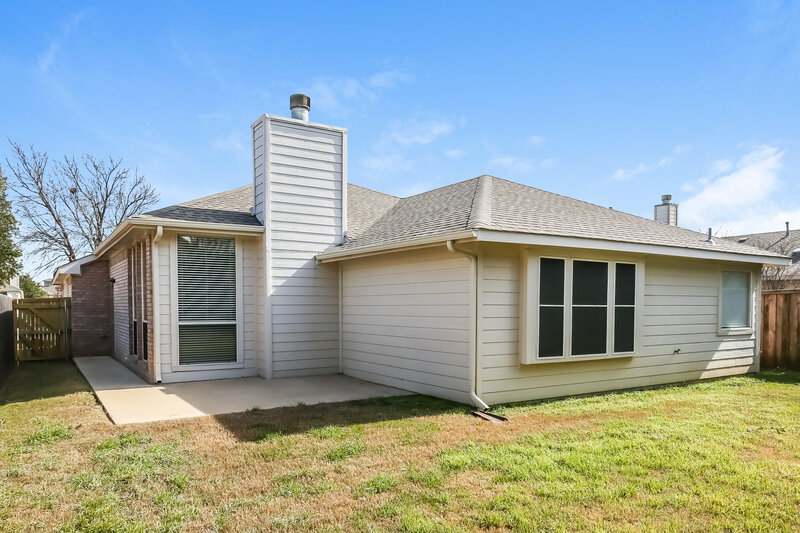 2,380/Mo, 6212 Bowin Dr Fort Worth, TX 76132 Rear View 2